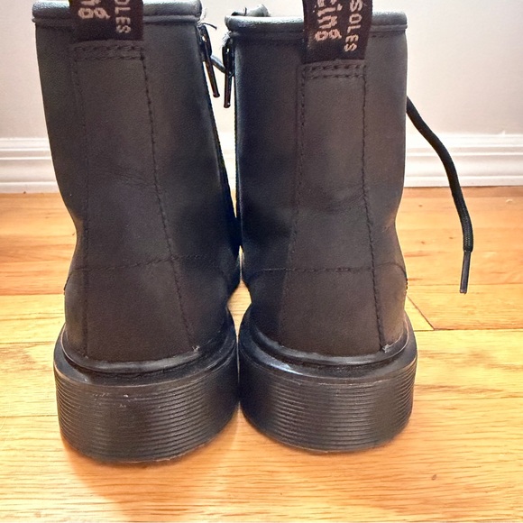 Dr. Martens Black Leather Children’s Boots- Fleece Lined - Picture 7 of 8